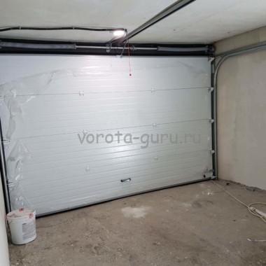 Автоматические секционные ворота, установленные в 2017 году 09