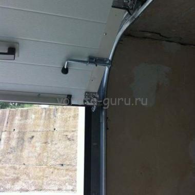 Секционные ворота в подземном паркинге в Гурзуфе 04