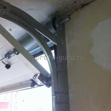 Секционные ворота в подземном паркинге в Гурзуфе 08